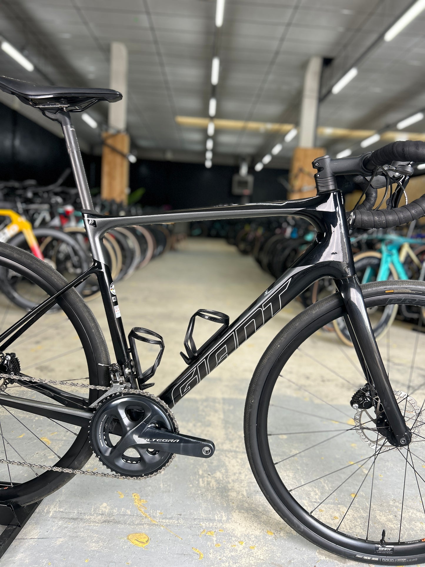 Giant Defy Advanced 2 Carbon Road Bike