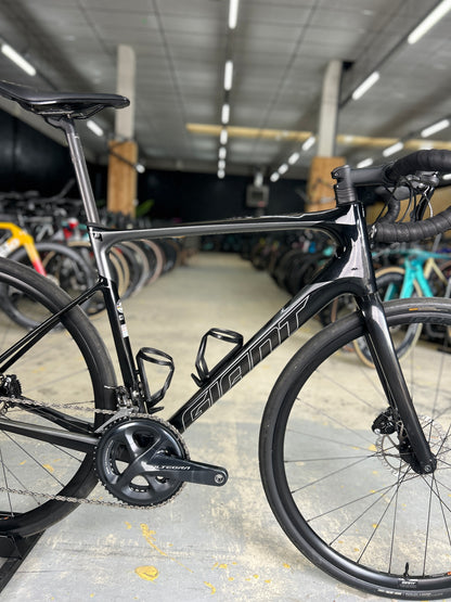 Giant Defy Advanced 2 Carbon Road Bike