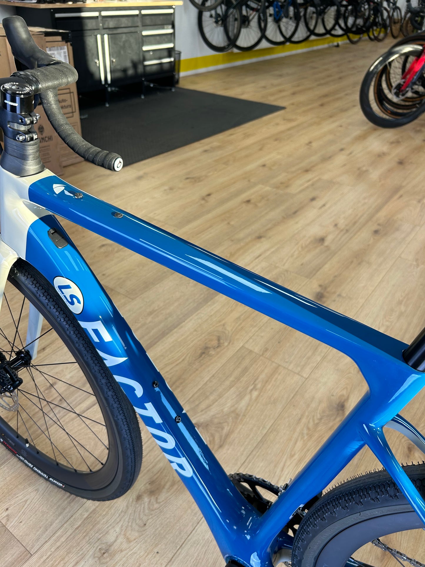 NIEUW FACTOR LS GRAVEL DI2 Carbon