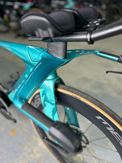 Bianchi Aquila RC Disc Di2 Carbon TT