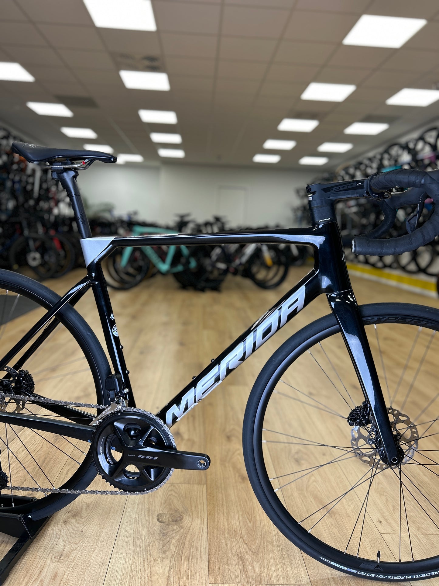 Showroom Model 0km Merida Scultura 8000 Di2 Carbon Racefiets