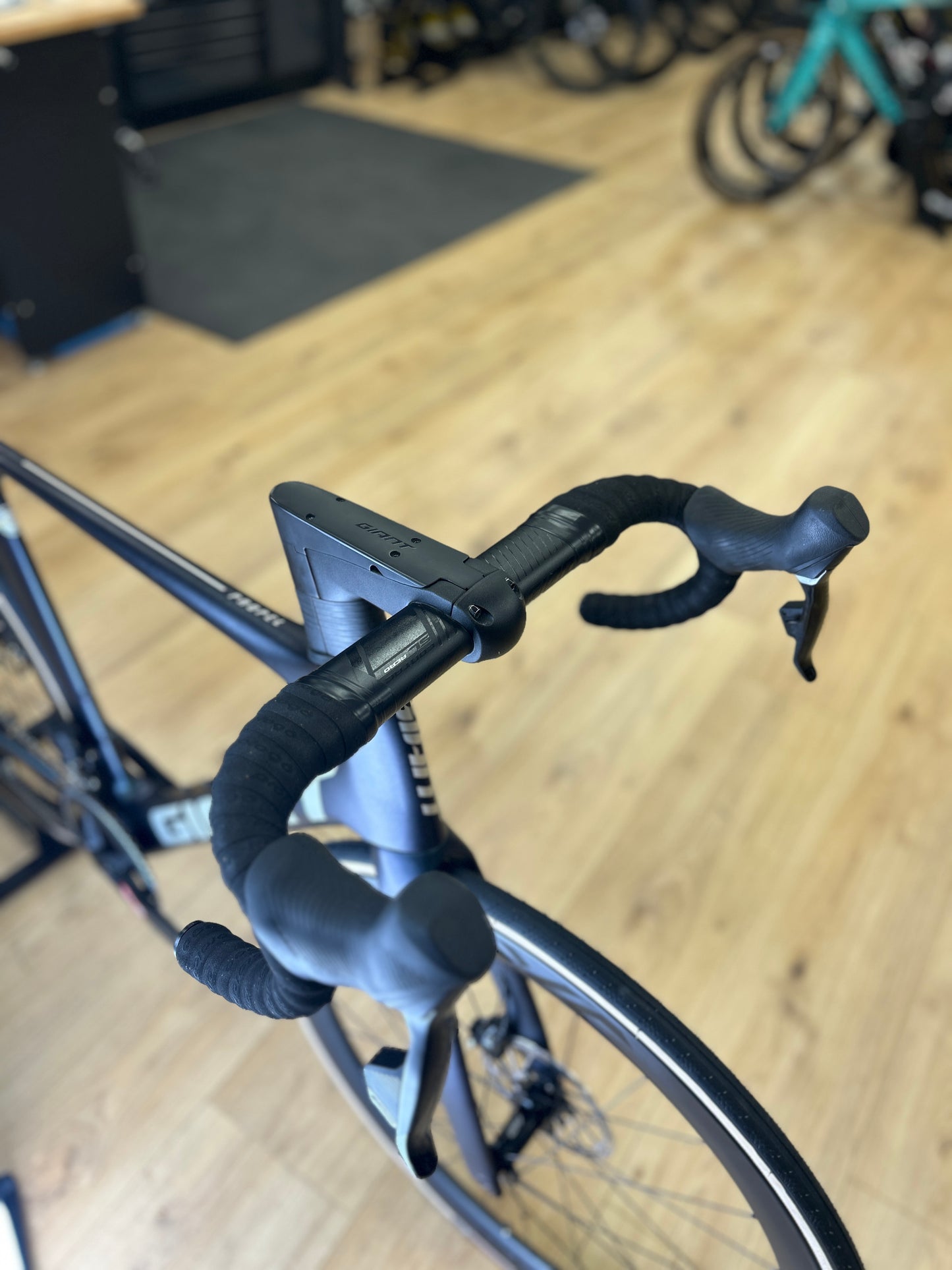 Giant Propel Advanced 1 AXS Carbon Road Bike
