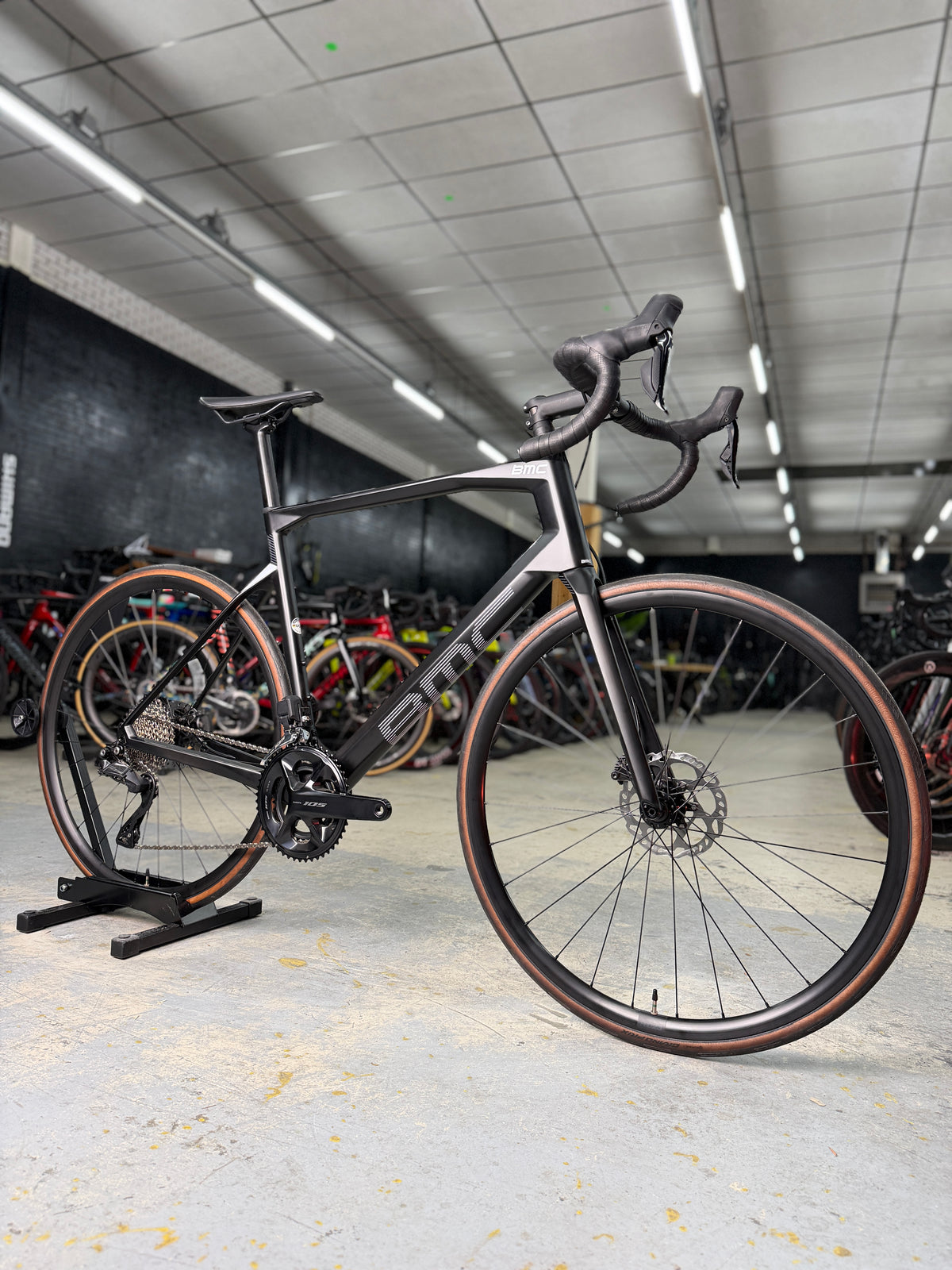 NIEUW BMC Roadmachine Five Di2 Carbon Racefiets