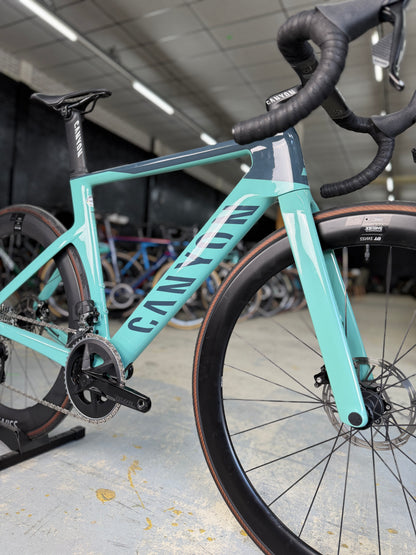 Canyon Aeroad CF SLX AXS Carbon Racefiets