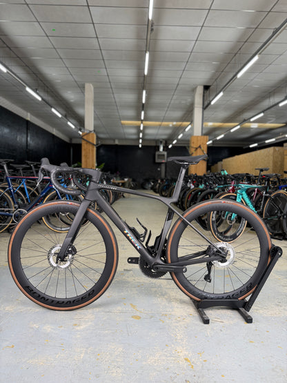 1000km Trek Madone SLR7 Di2 Carbon Racefiets