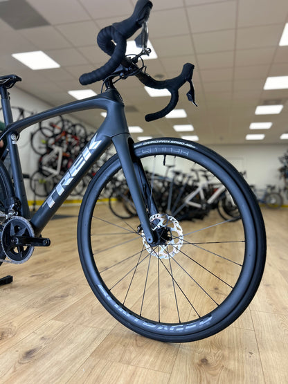 Trek Domane SL6 AXS Carbon Disc Racefiets