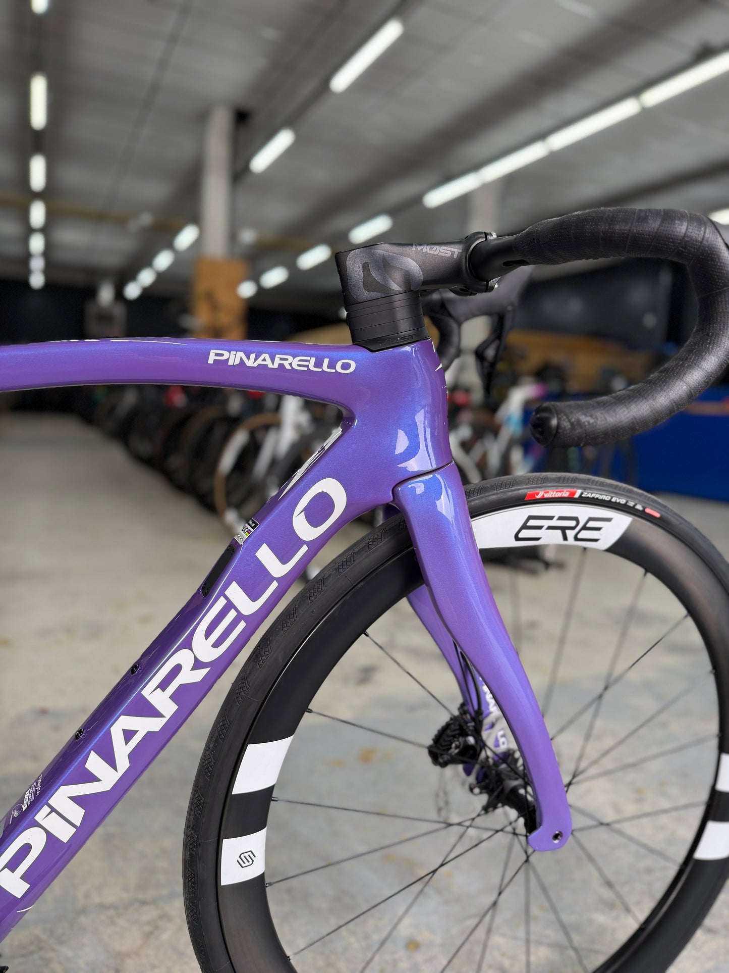 DEMO Pinarello F5 Di2 Carbon Road Bike