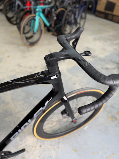 SHOWROOM Ridley Fenix SLiC Di2 Carbon Racefiets