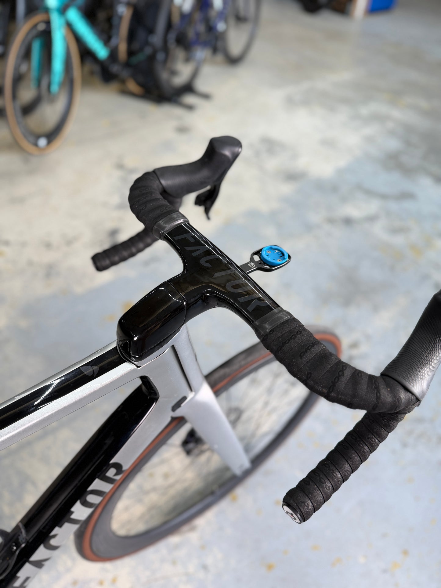 Factor ONE AXS Carbon Racefiets