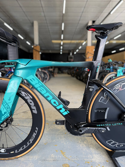 Bianchi Aquila RC Disc Di2 Carbon Road Bike