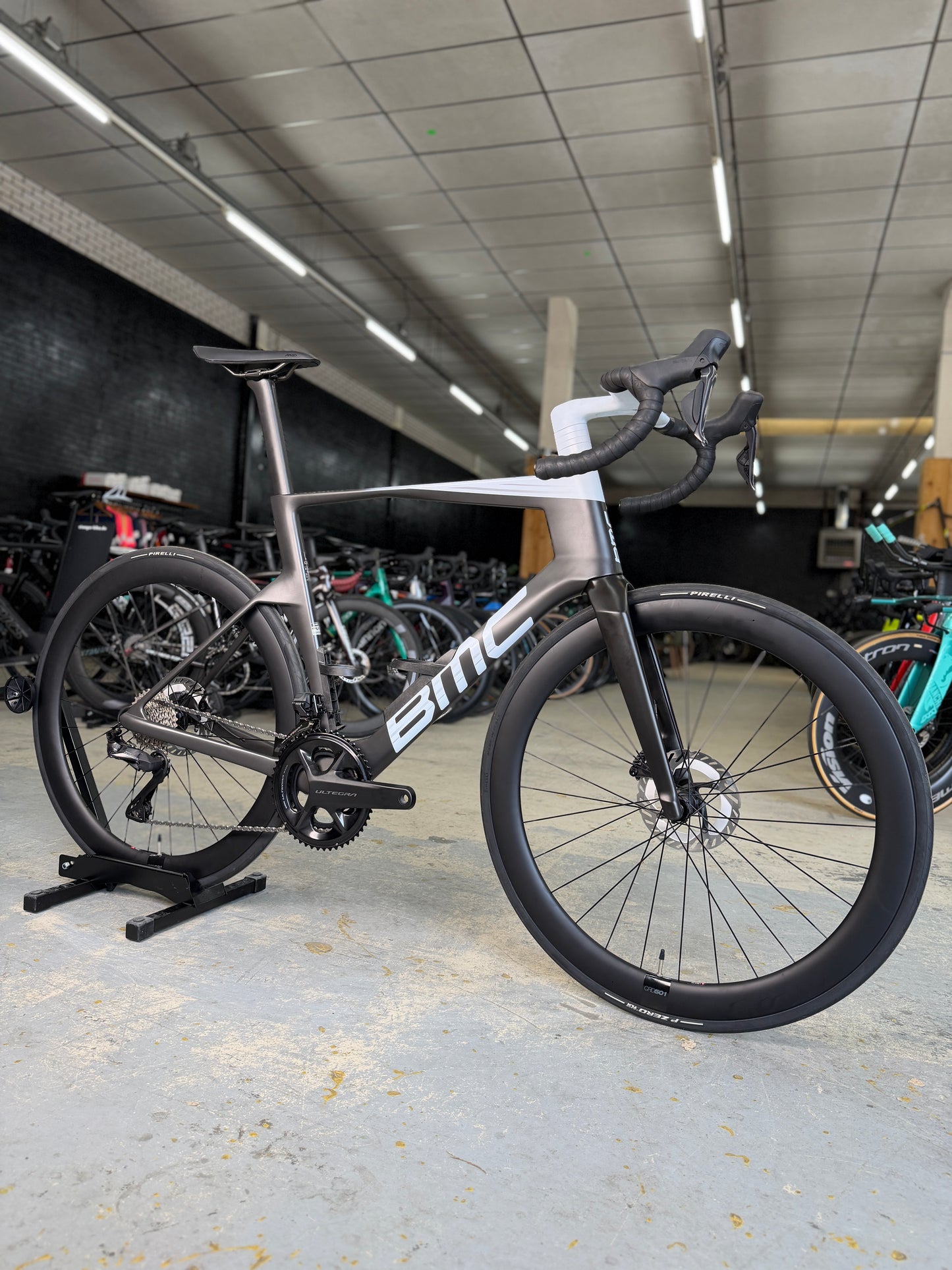 NIEUW BMC TeamMachine R01 LTD Di2 Carbon Racefiets