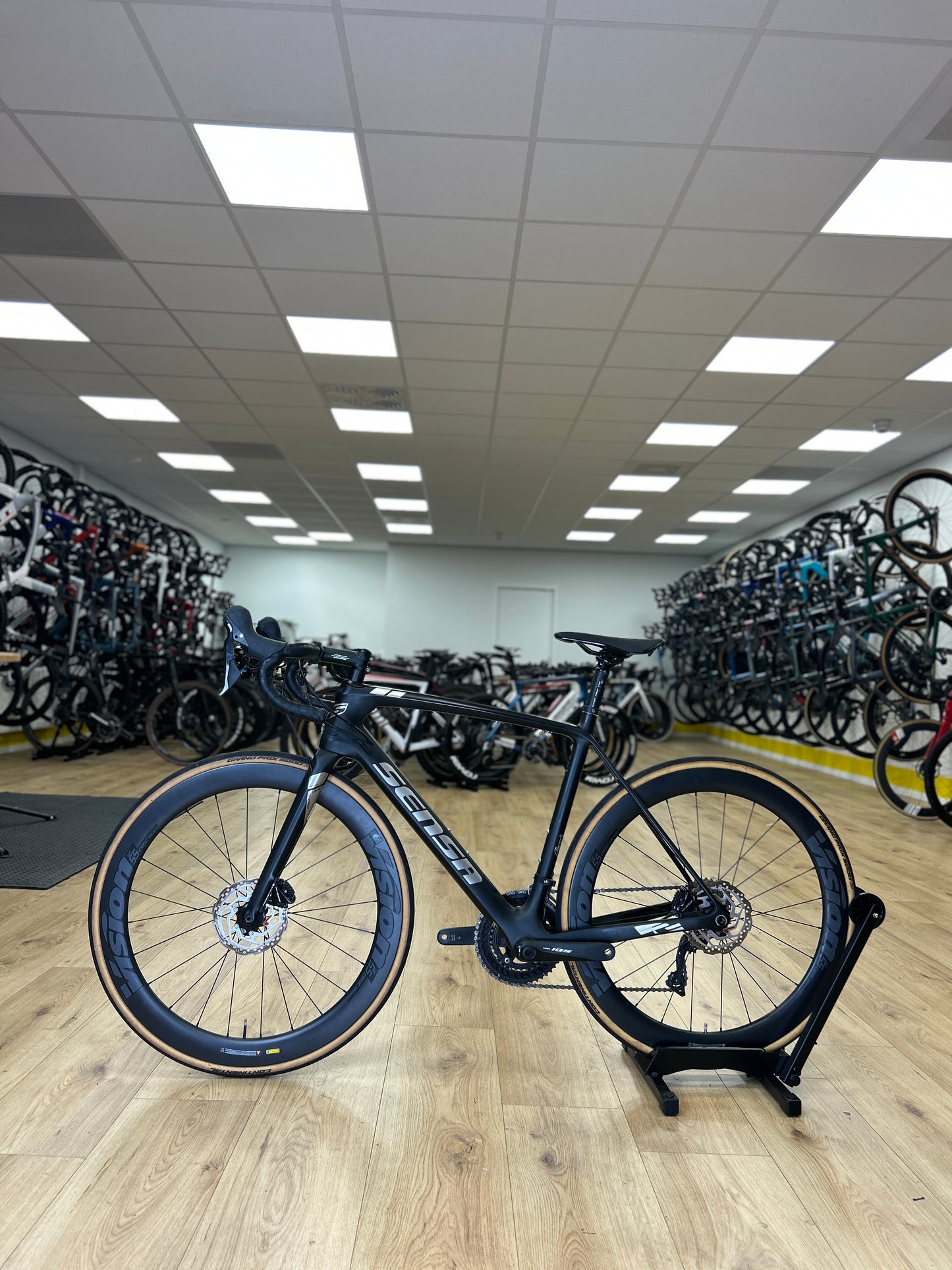 Sensa Giulia Carbon Racefiets