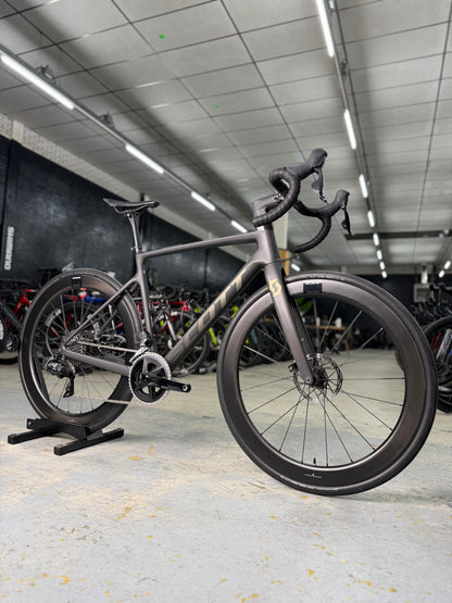 Scott Addict AXS Carbon Road Bike