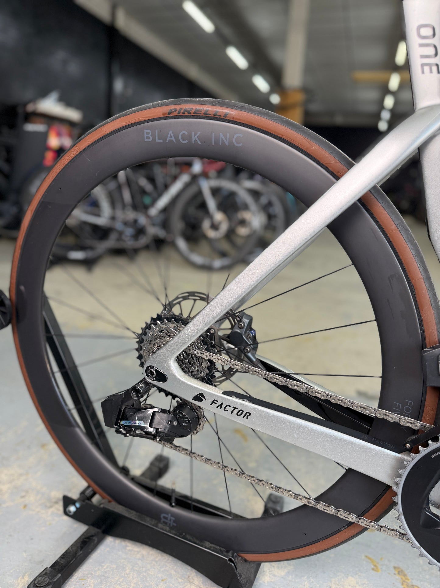 Factor ONE AXS Carbon Racefiets
