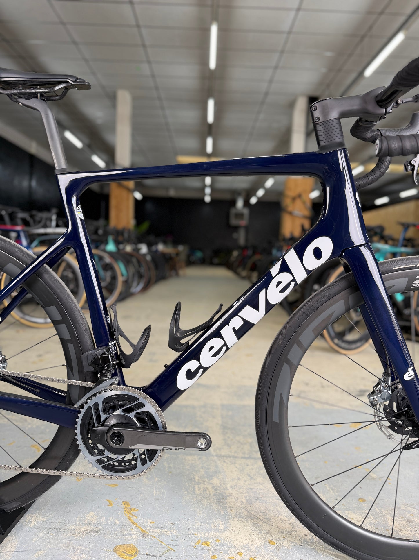 Cervélo Caledonia-5 Red eTap Carbon Road Bike