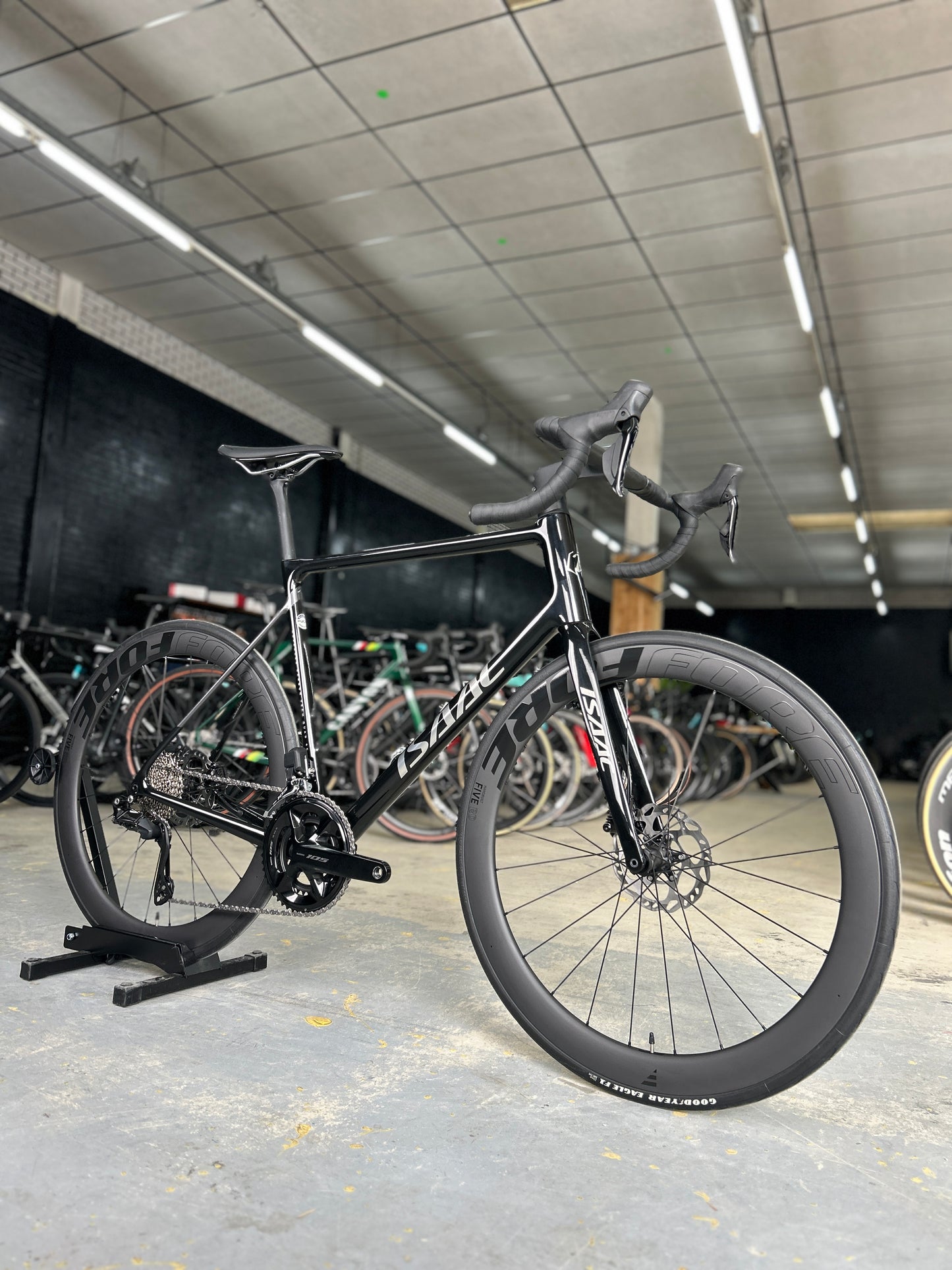 NEW Isaac Element Di2 Carbon Road Bike