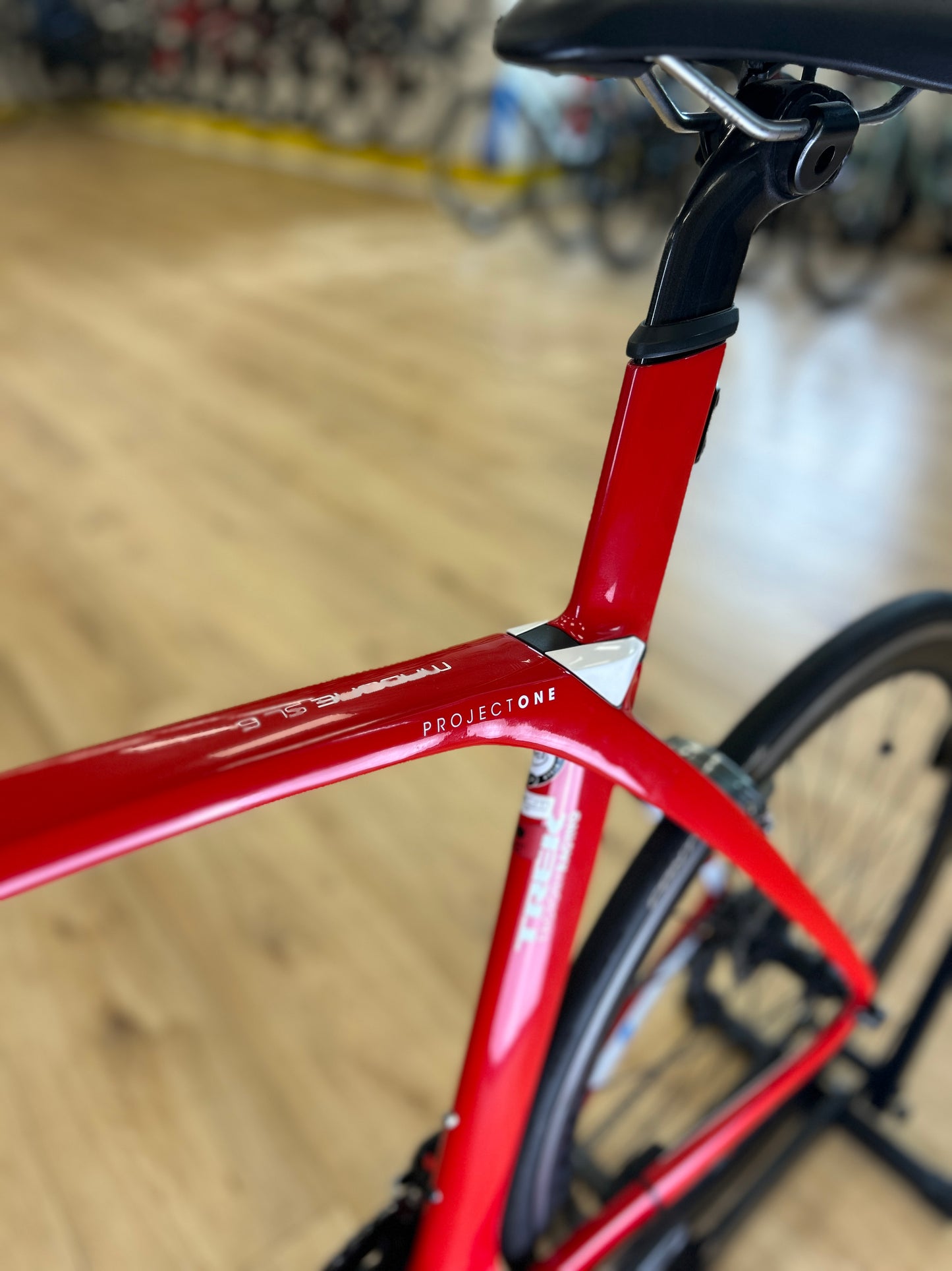Trek Madone SL6 Segafredo Carbon Racefiets