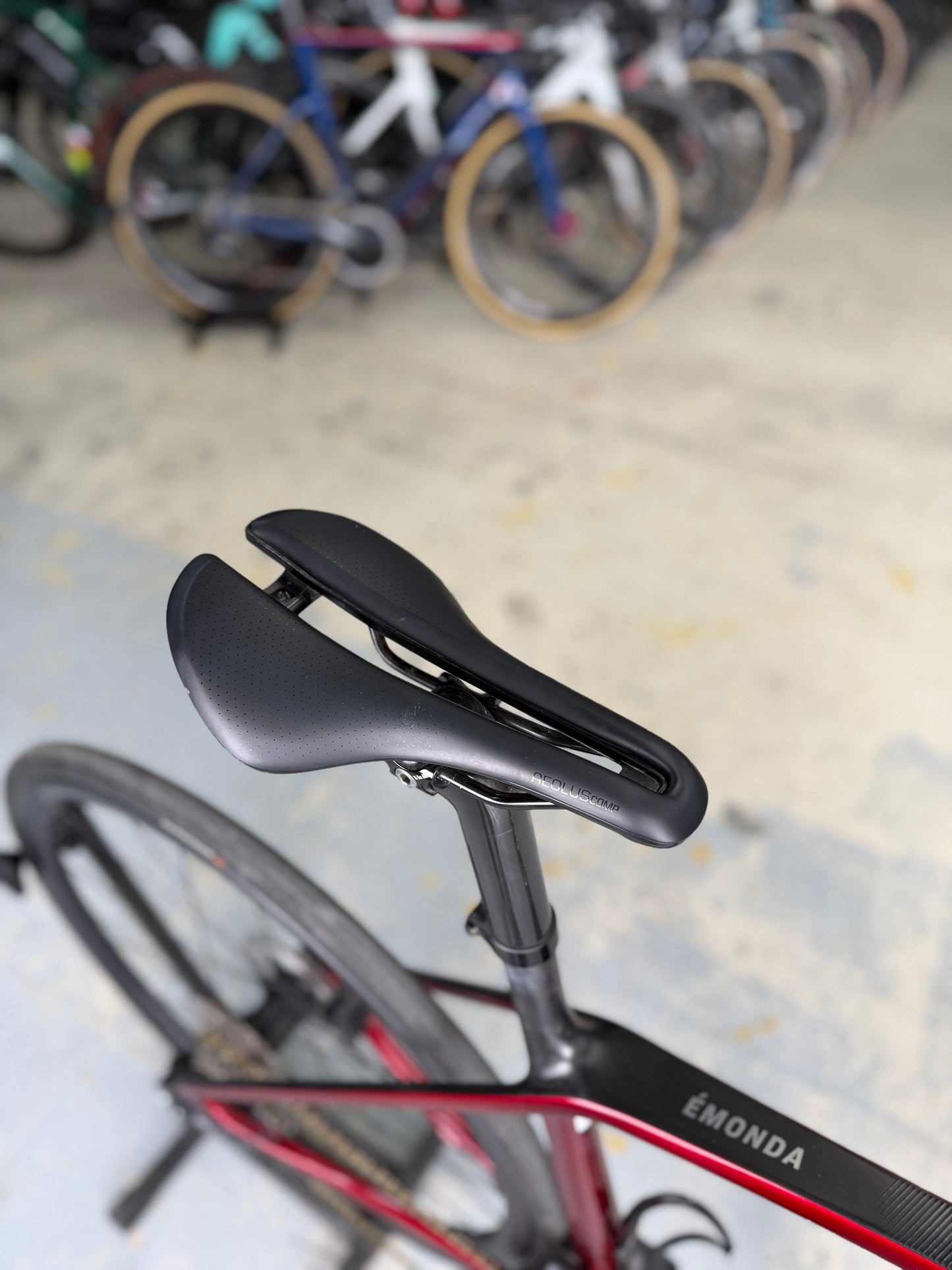 Trek Émonda SL6 Di2 Carbon Road Bike