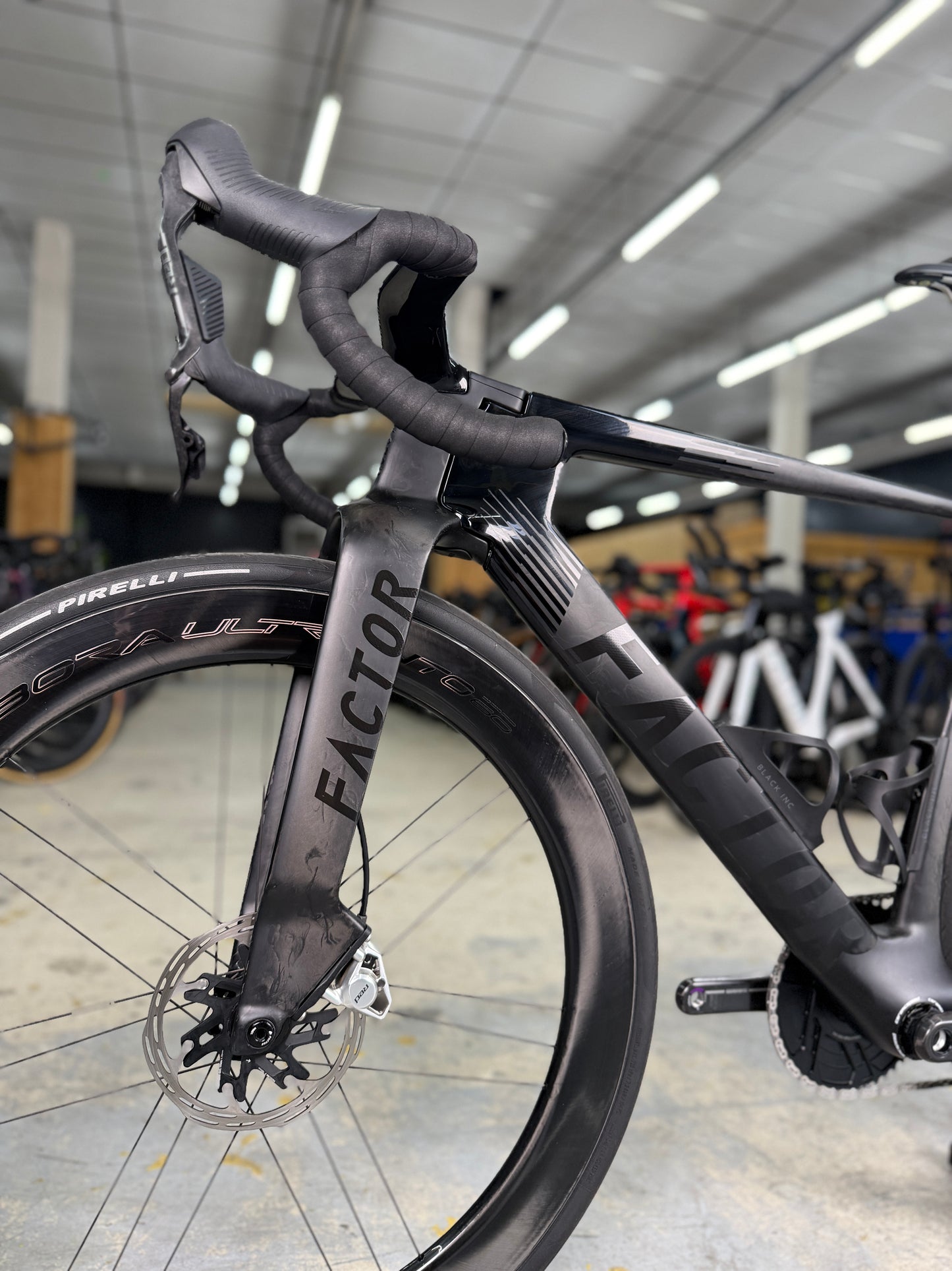 250km Factor ONE SRAM Red eTap Carbon Racefiets