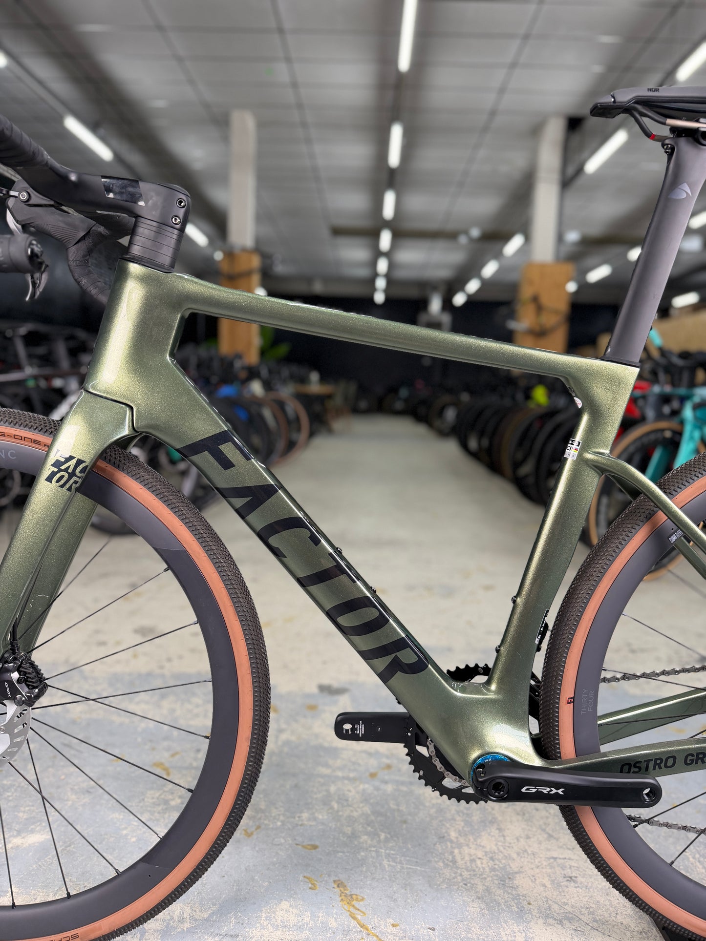 NIEUW Factor Ostro Gravel GRX Di2 Gravel Fiets