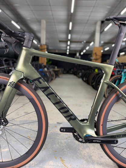 NIEUW Factor Ostro Gravel GRX Di2 Gravel Fiets