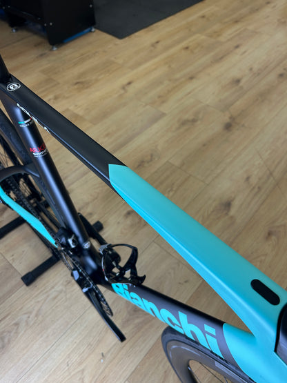 Bianchi Aquila CV TT Di2 Dura Ace Carbon Racefiets