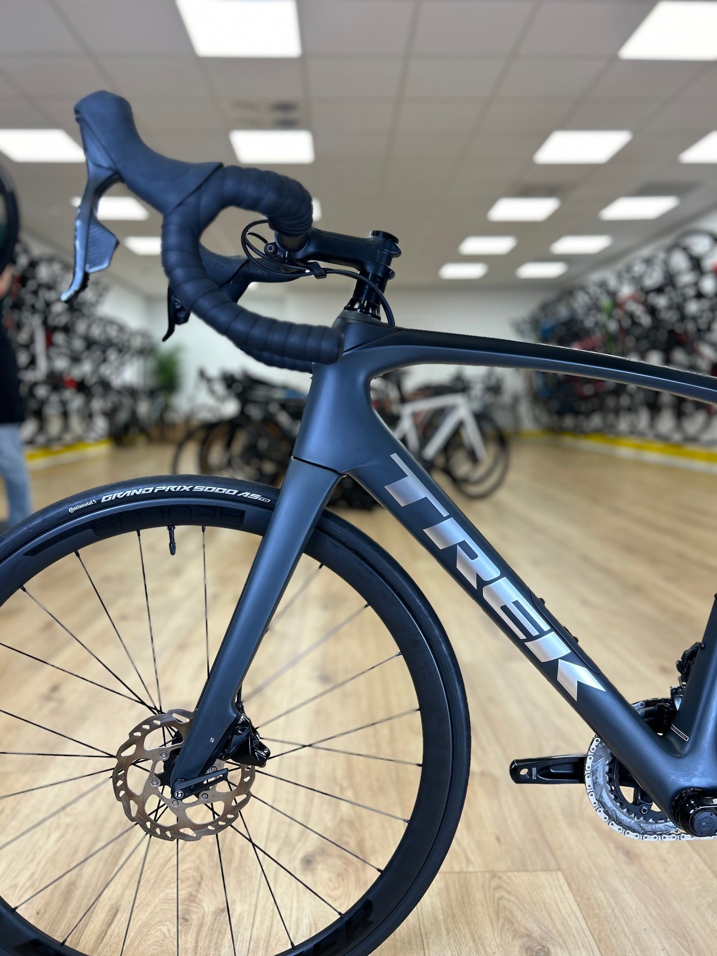 Trek Domane SL6 AXS Carbon Disc Racefiets