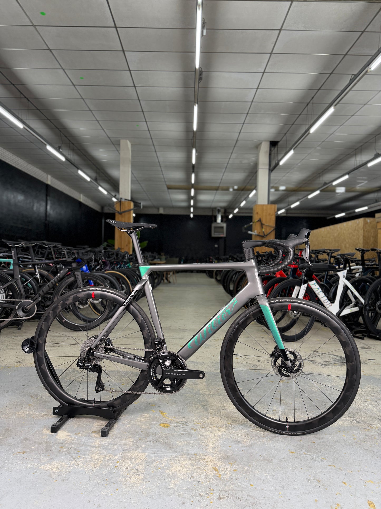 1000km Wilier Filante SLR Dura Ace Di2 Carbon Racefiets