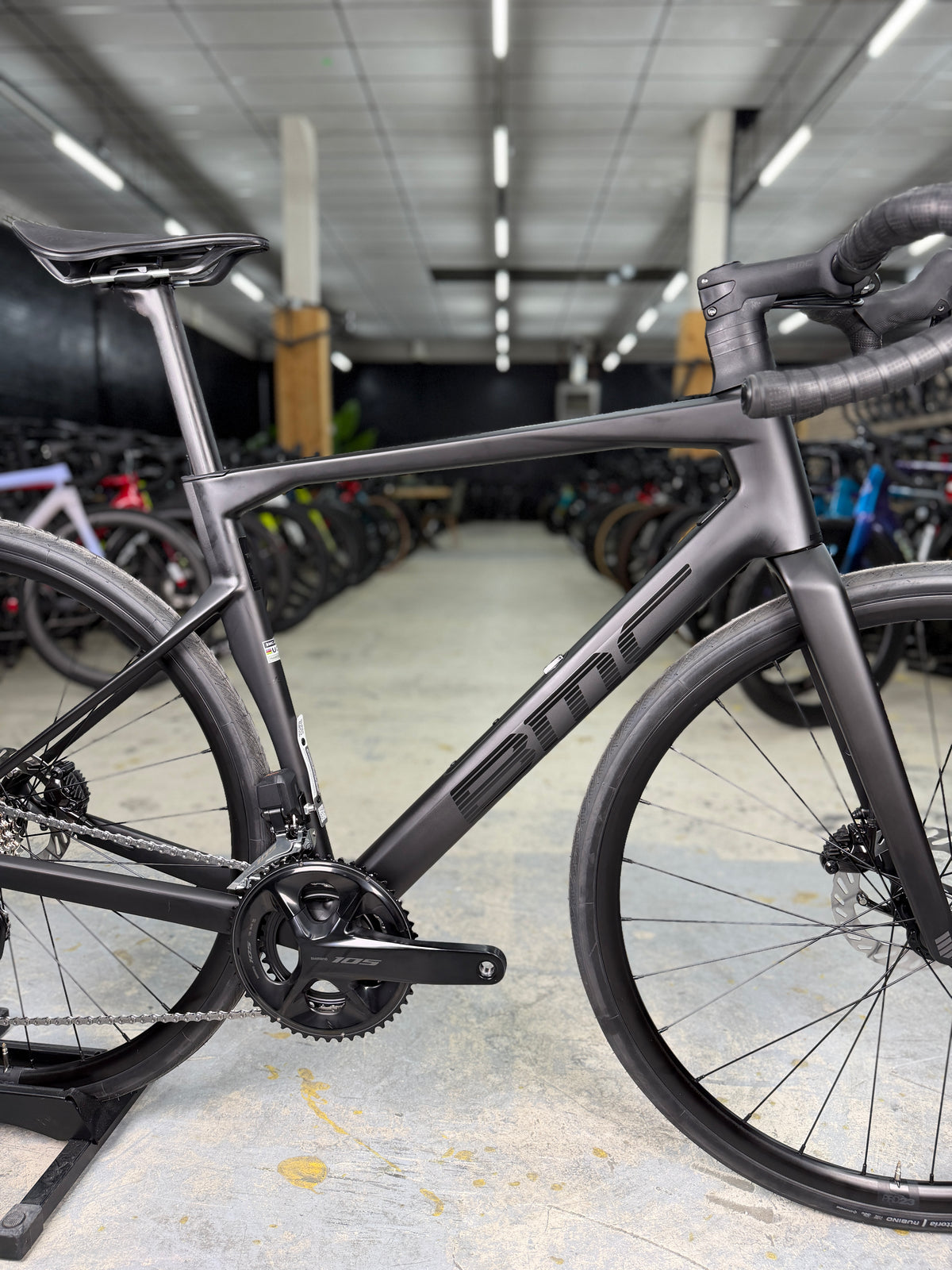 NIEUW BMC Roadmachine TWO Di2 Carbon Racefiets