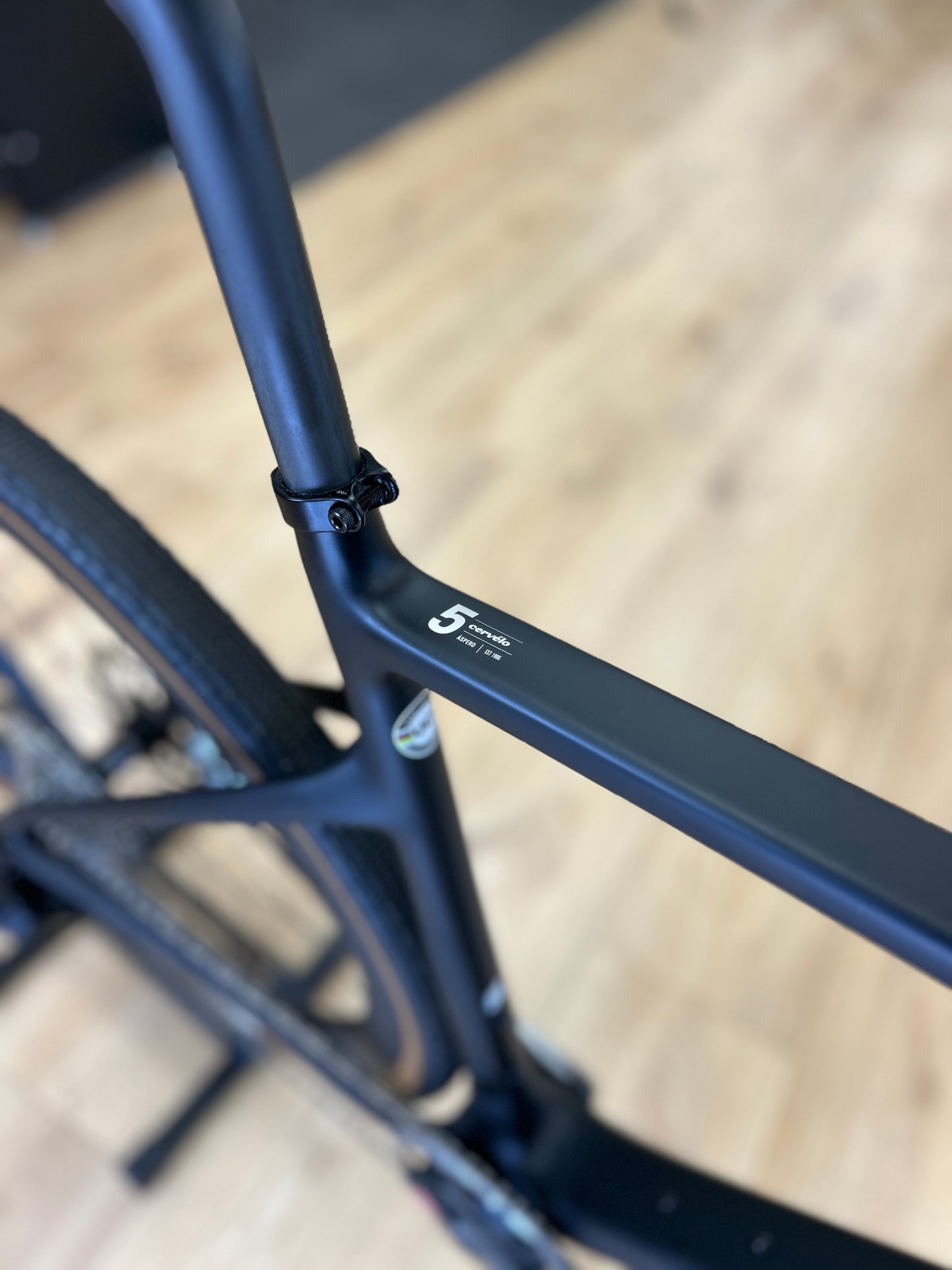 0km Showroom Model Cervelo Aspero 5 Red XPLR AXS Gravel Fiets