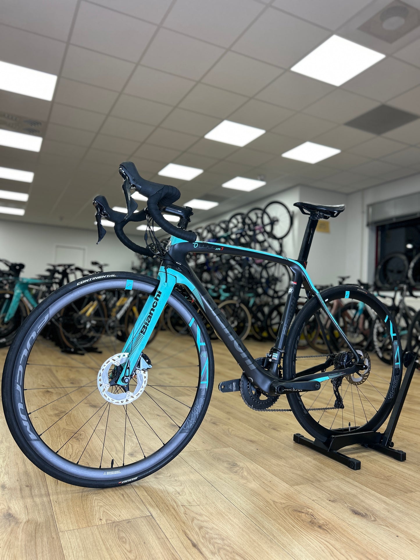 Bianchi Oltre XR3 Disc Carbon Road Bike