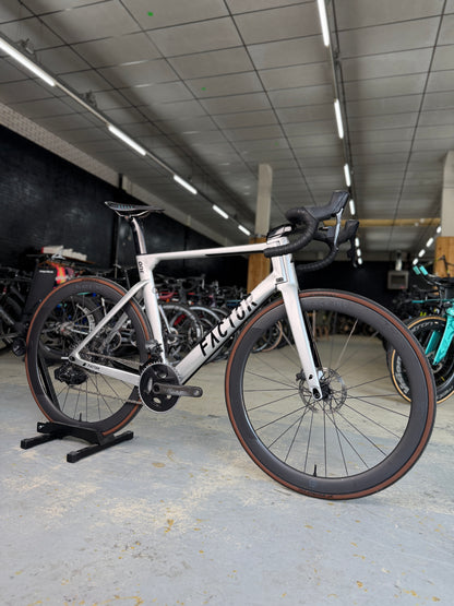 Factor ONE AXS Carbon Racefiets