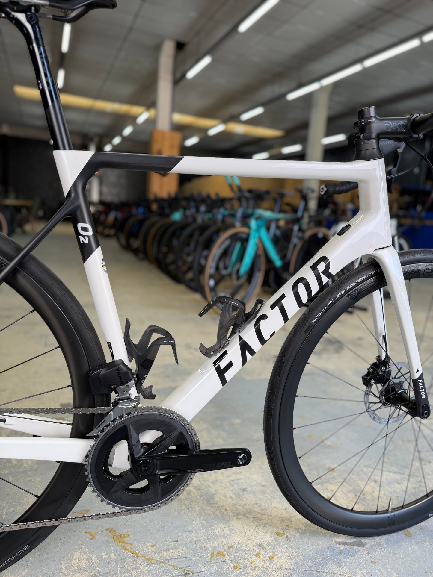 Factor O2 AXS Carbon Racefiets