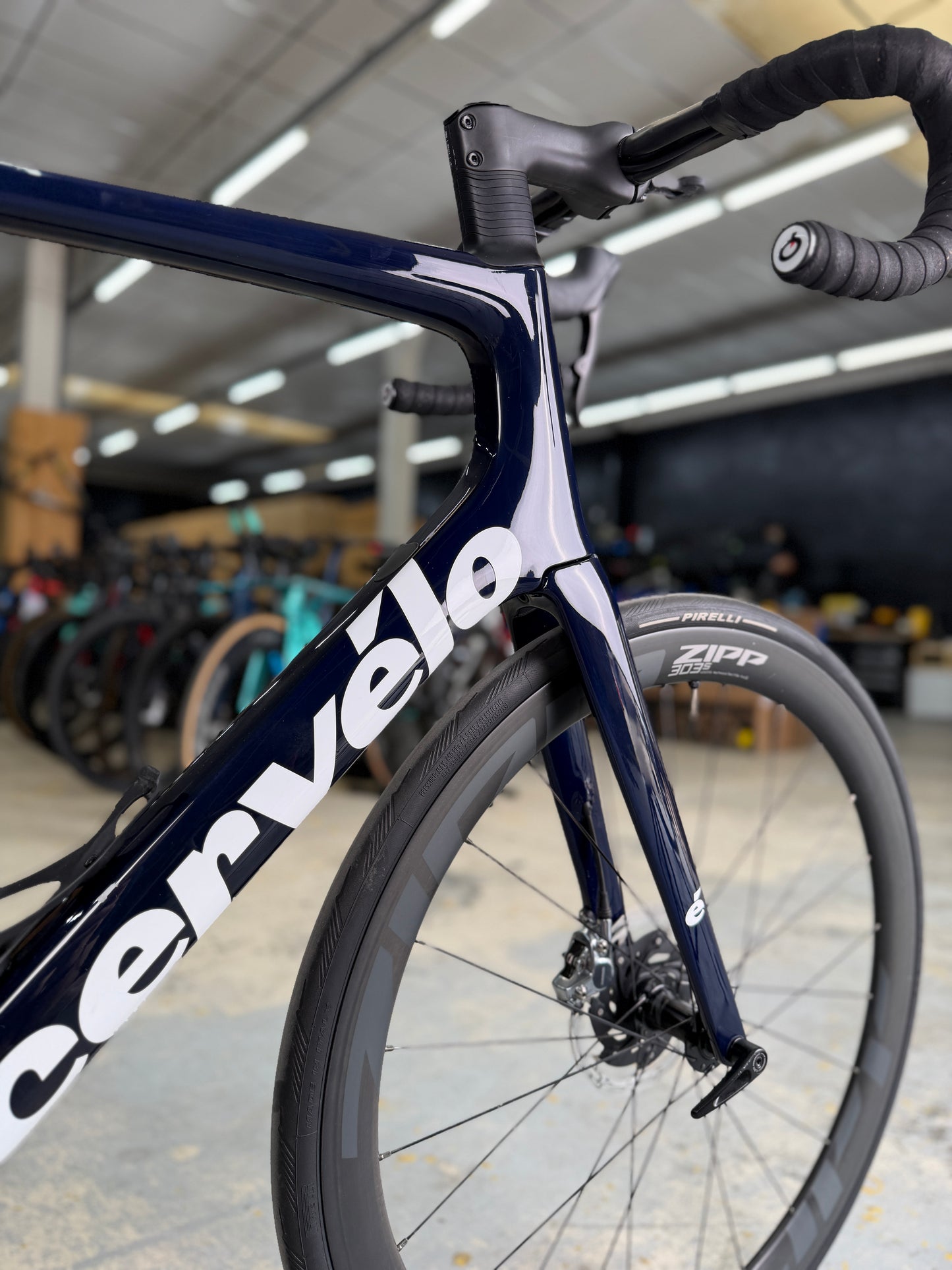 Cervélo Caledonia-5 Red eTap Carbon Road Bike