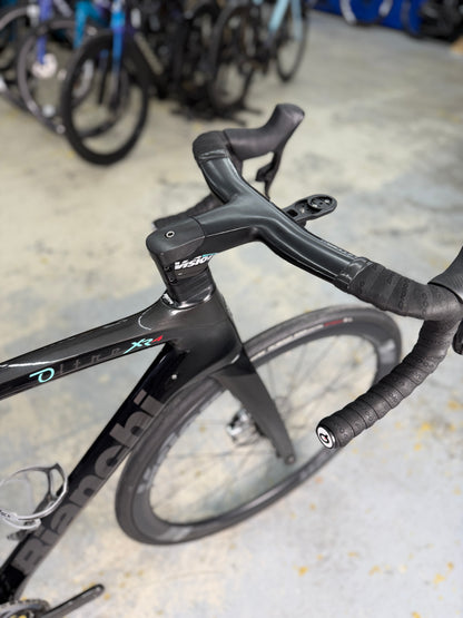 Bianchi Oltre XR4 SRAM RED eTap Carbon Racefiets