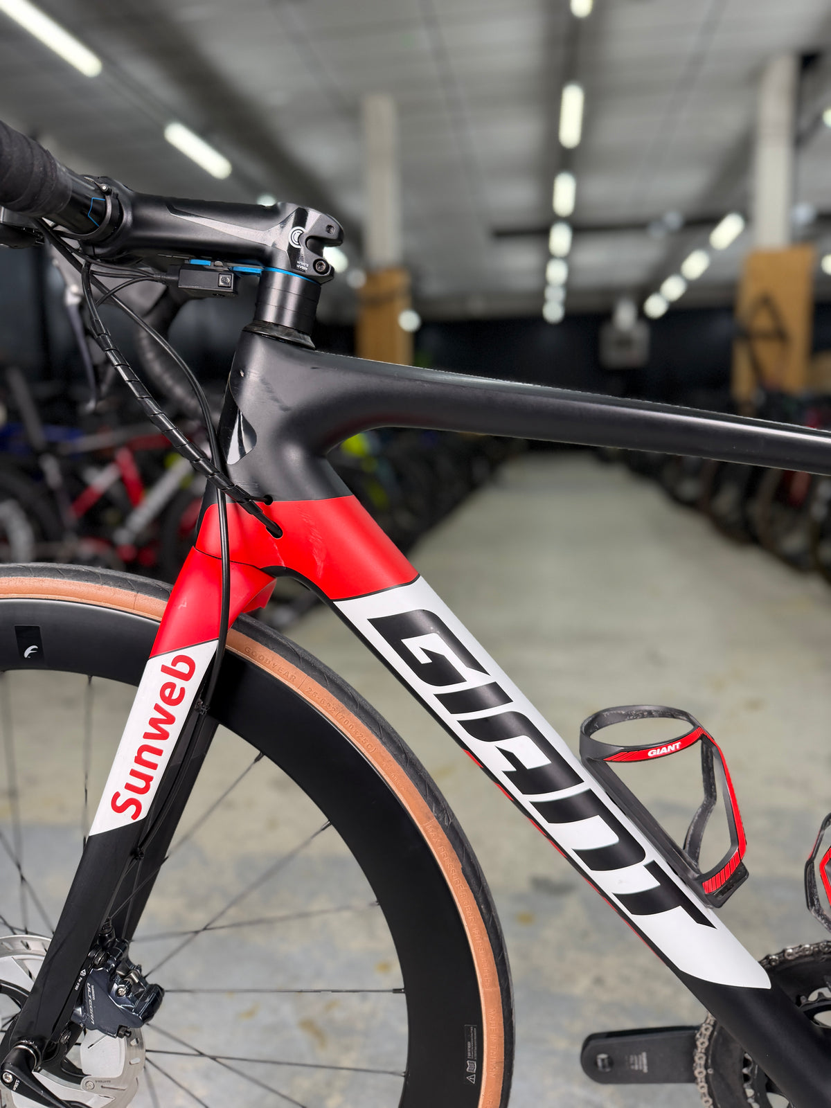 Giant Defy SL Di2 Carbon Road Bike