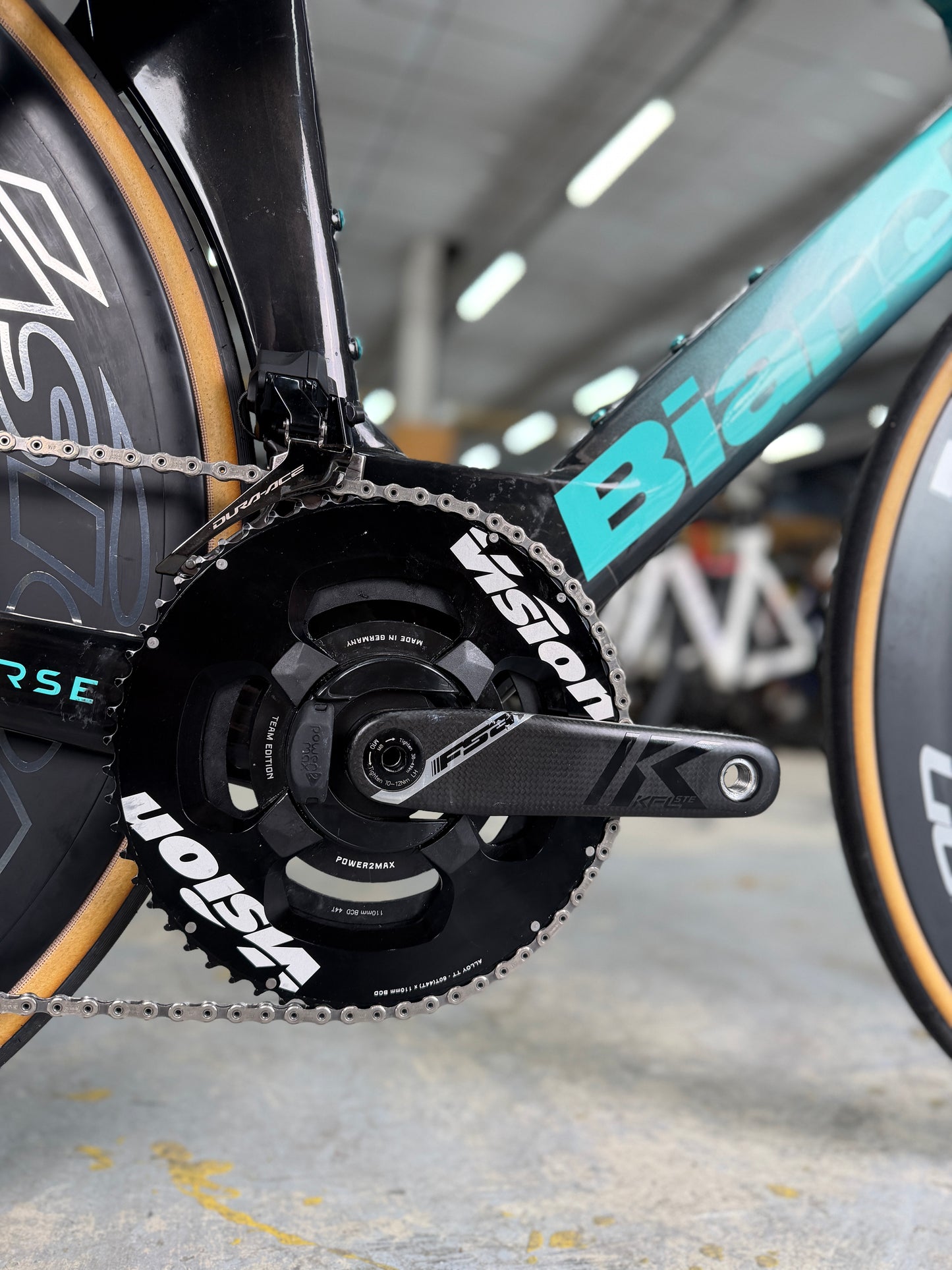 Bianchi Aquila RC Disc Di2 Carbon Racefiets