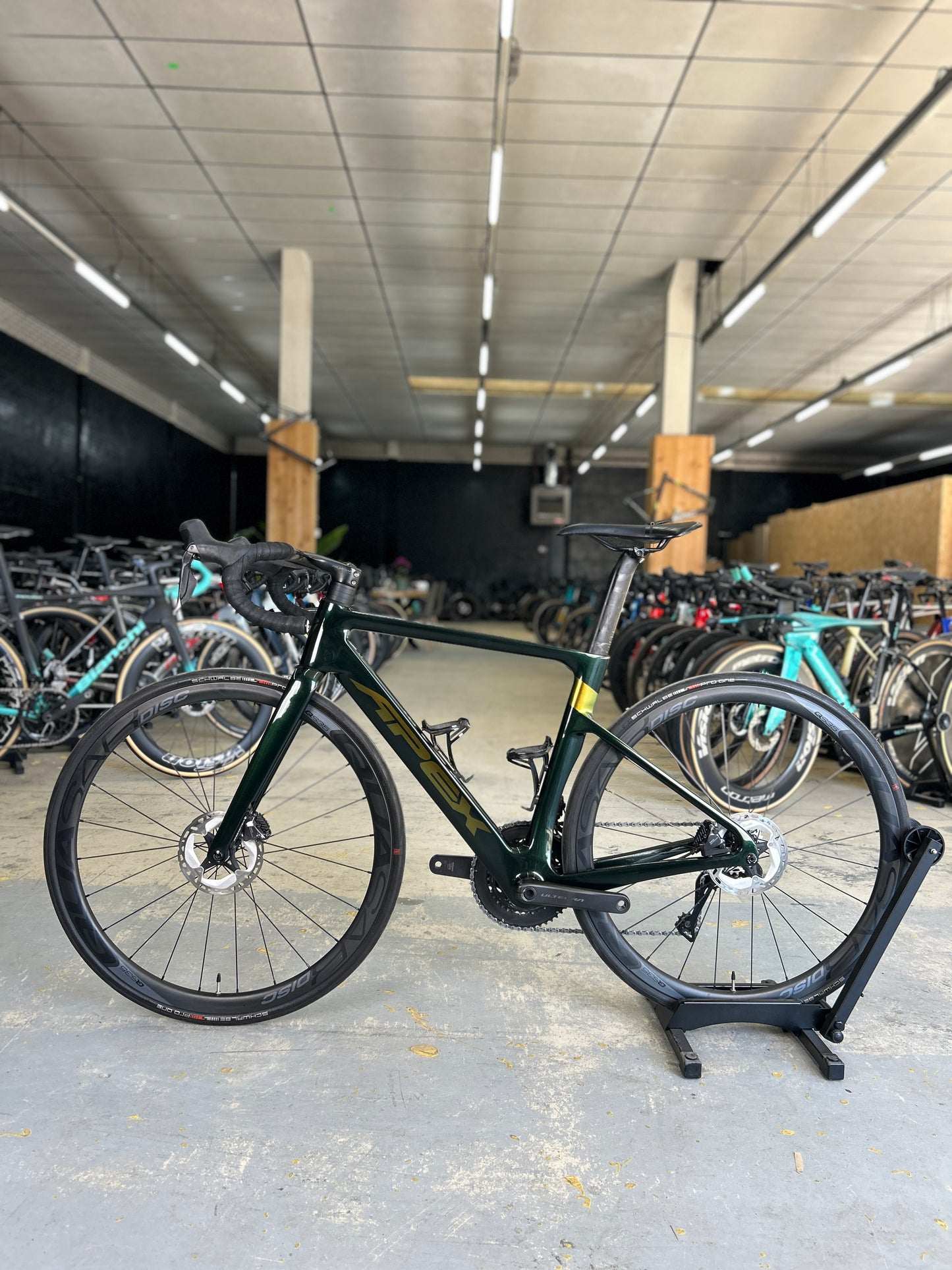 Apex Soniq Di2 Carbon Road Bike