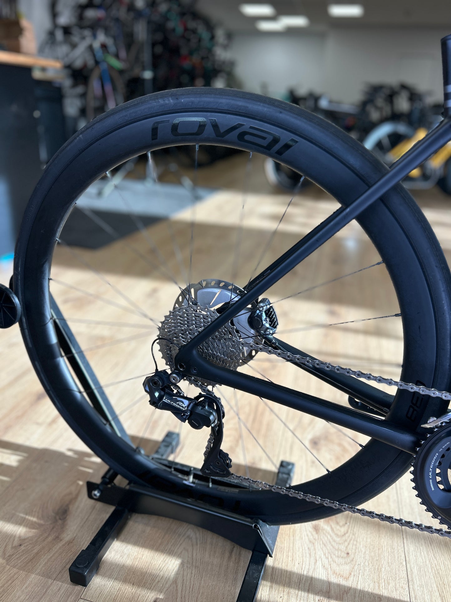 Specialized Roubaix Expert Di2 Carbon Road Bike