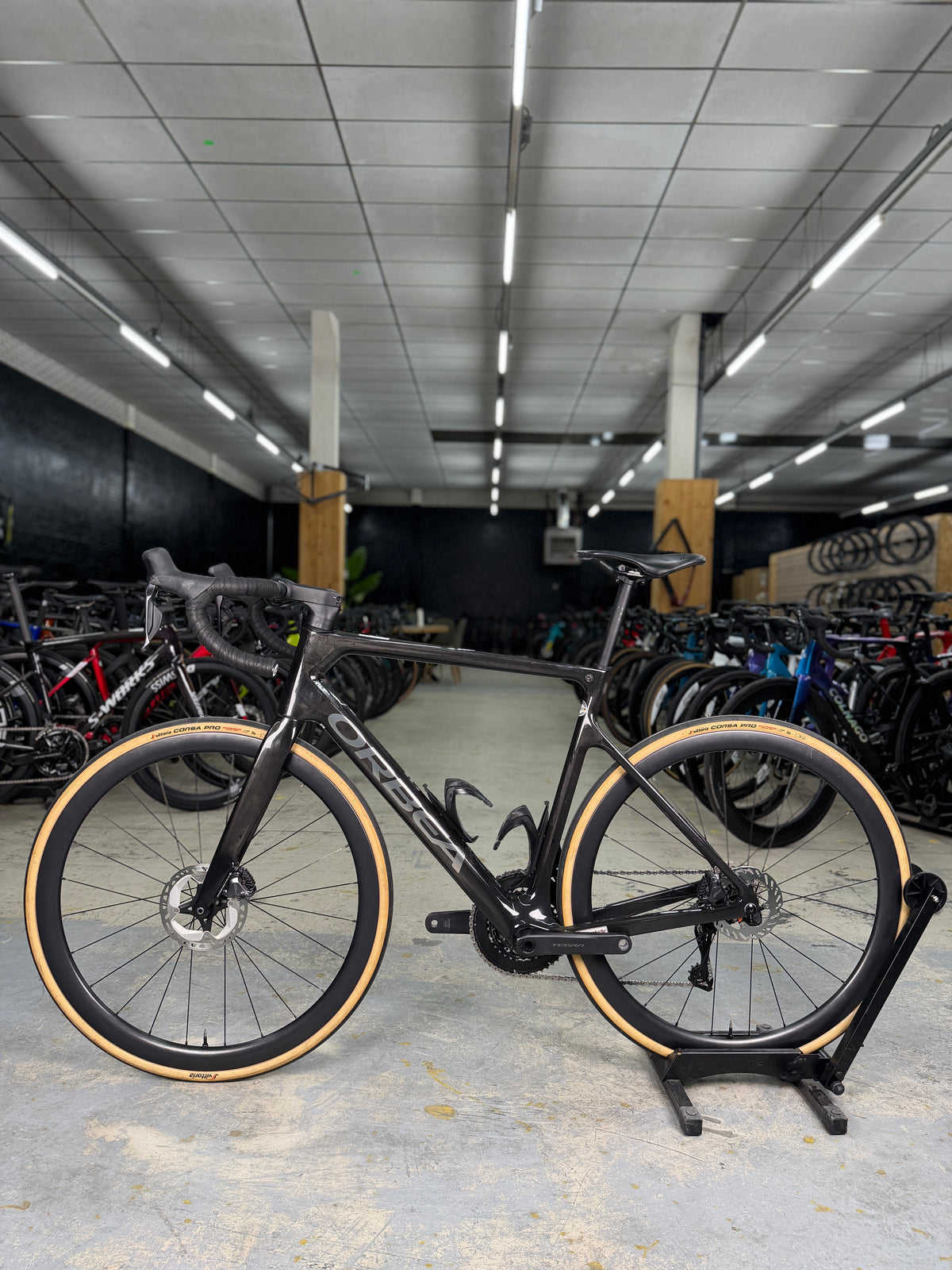 Orbea Orca M20iTEAM Di2 Carbon Racefiets