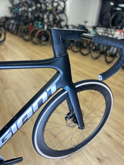 Giant Propel Advanced 1 AXS Carbon Road Bike