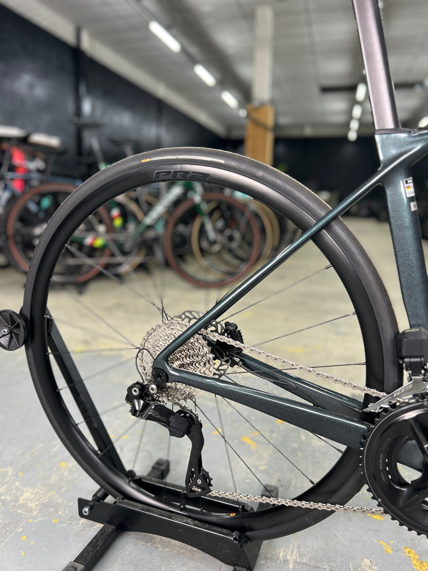 NEW Giant TCR Advanced Di2 Carbon Road Bike