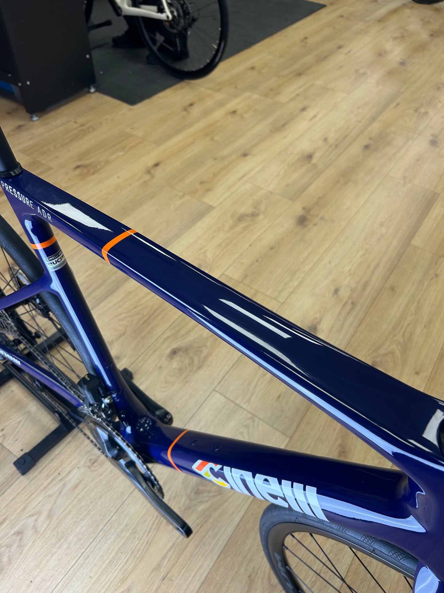 0km Showroom Model Cinelli Pressure Di2 Carbon Racefiets