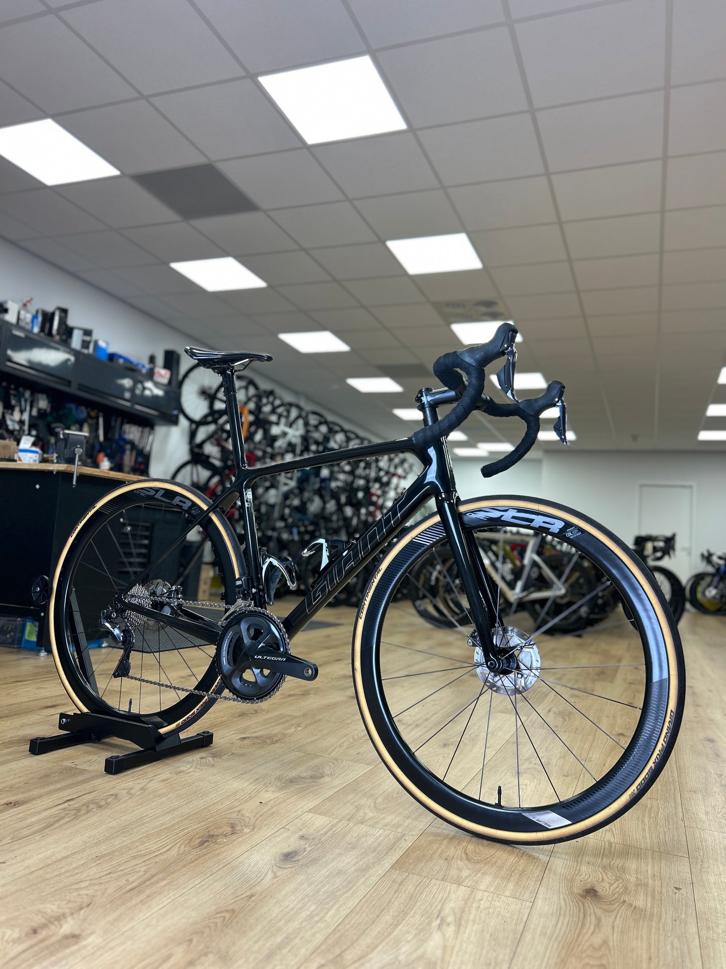 Giant TCR Advanced SL Di2 Carbon Road Bike