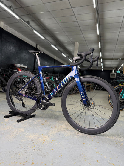 NIEUW Factor Ostro VAM Di2 Carbon Racefiets