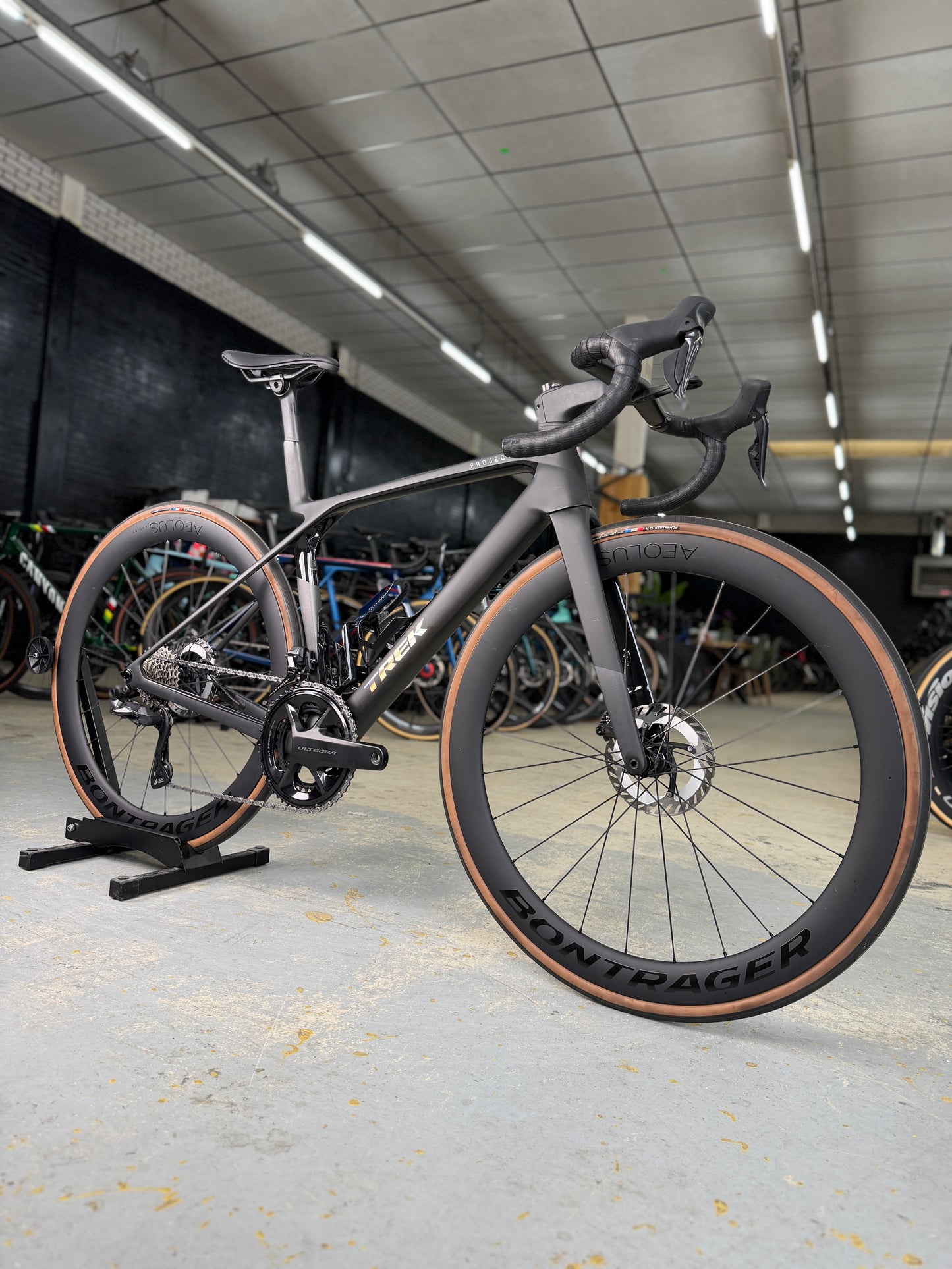 1000km Trek Madone SLR7 Di2 Carbon Racefiets