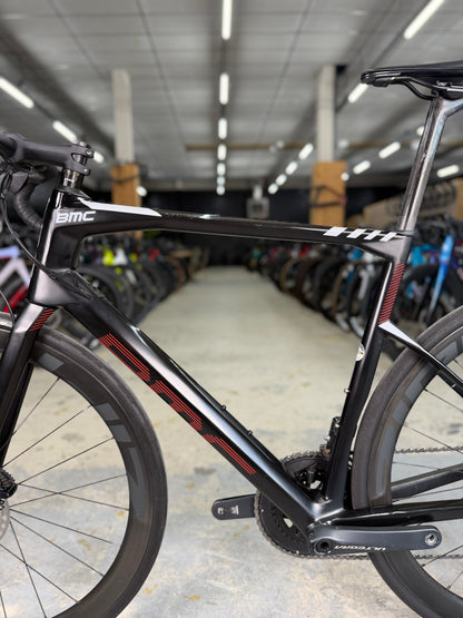 BMC Roadmachine 02 ONE Di2 Carbon Racefiets