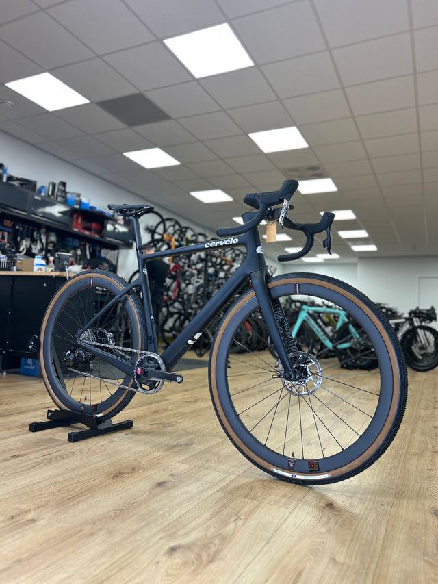 0km Showroom Model Cervelo Aspero 5 Red XPLR AXS Gravel Fiets