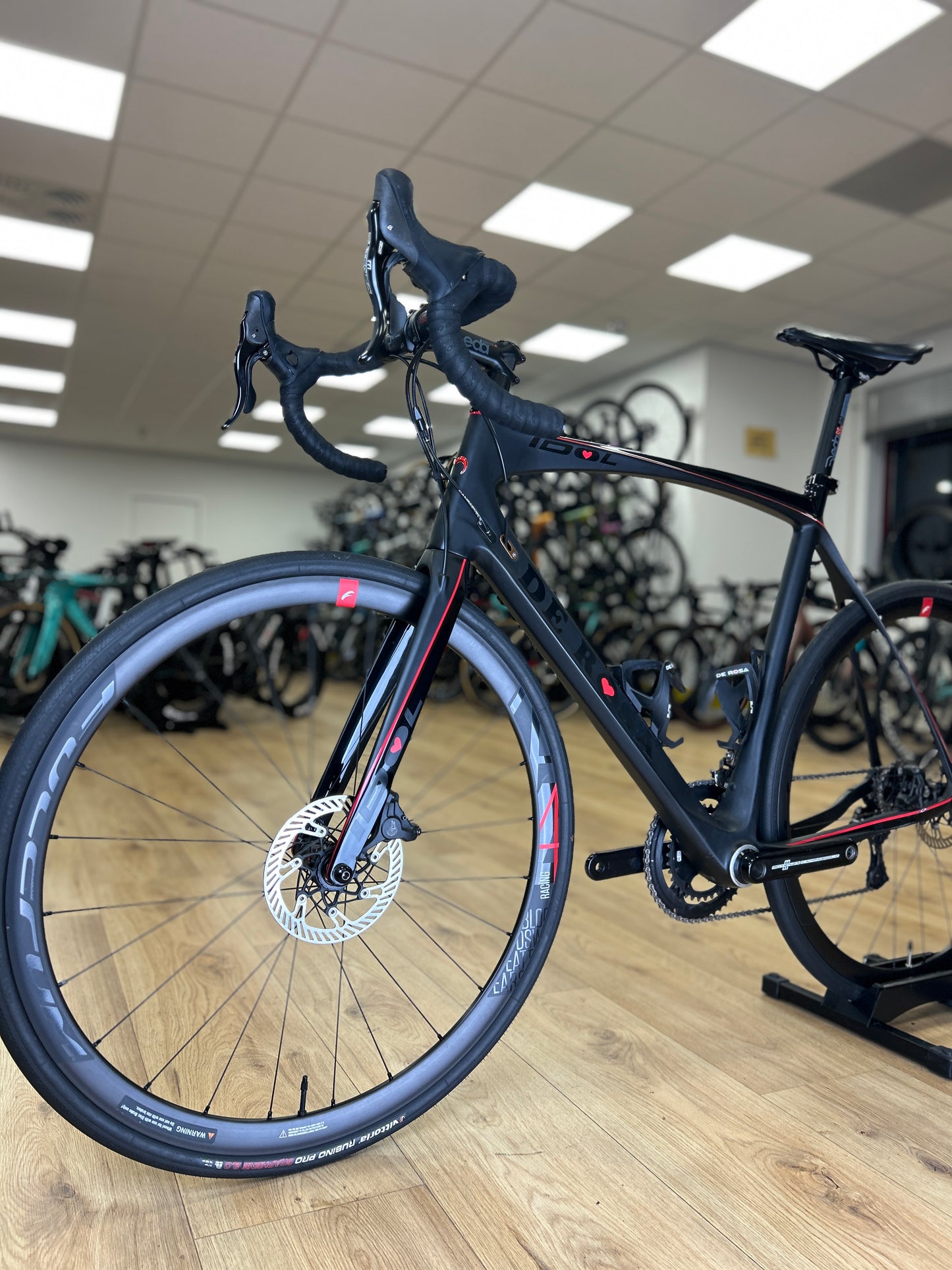 The Rosa Idol Carbon Racing Bike