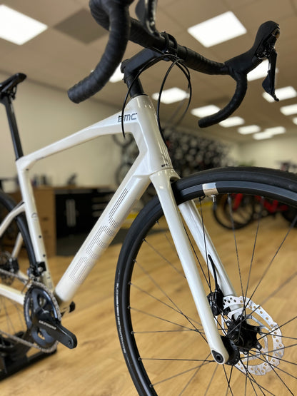 NEW - BMC Road Machine Ultegra Carbon Disc Racefiets